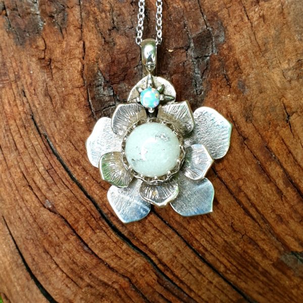 Manuka Double Bloom Pendant - Image 2
